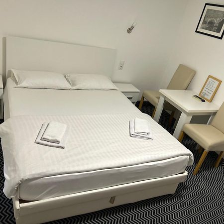 トゥズラ Pansion Kipovi Bed & Breakfast エクステリア 写真