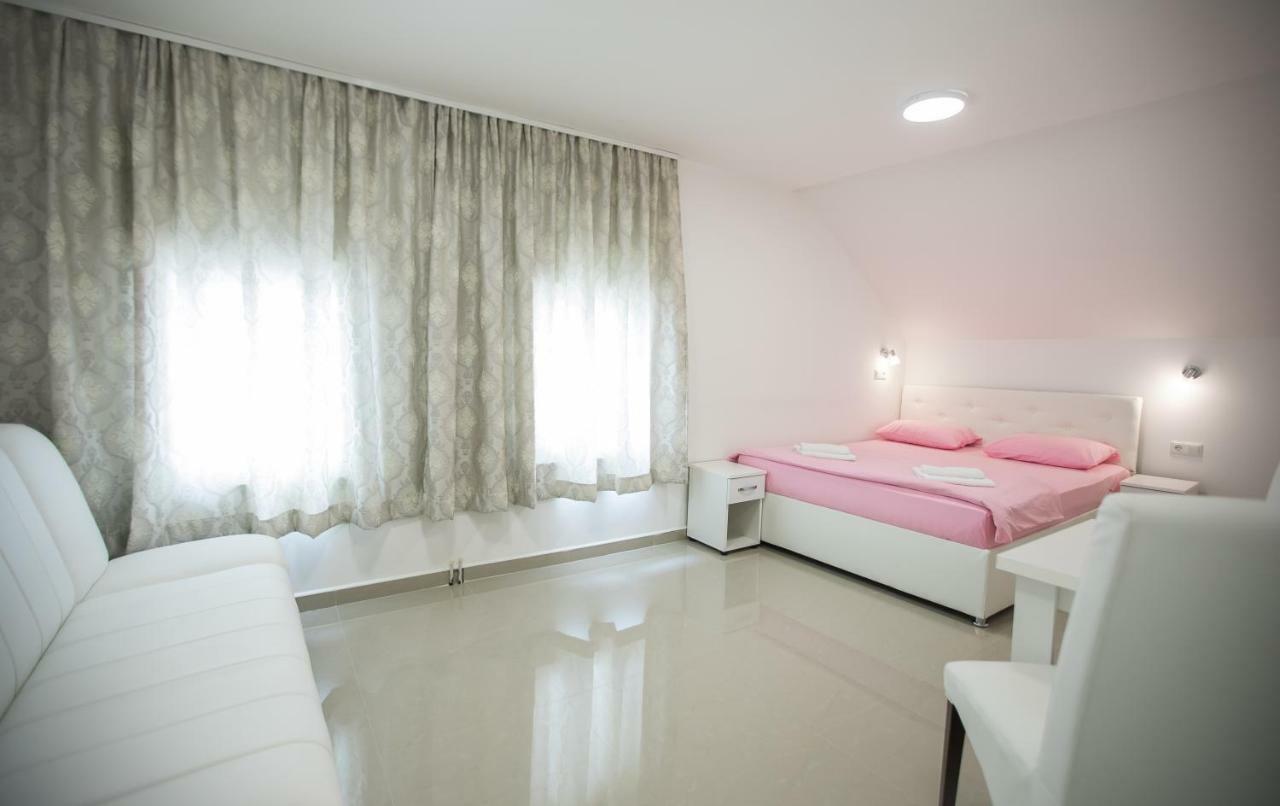 トゥズラ Pansion Kipovi Bed & Breakfast エクステリア 写真