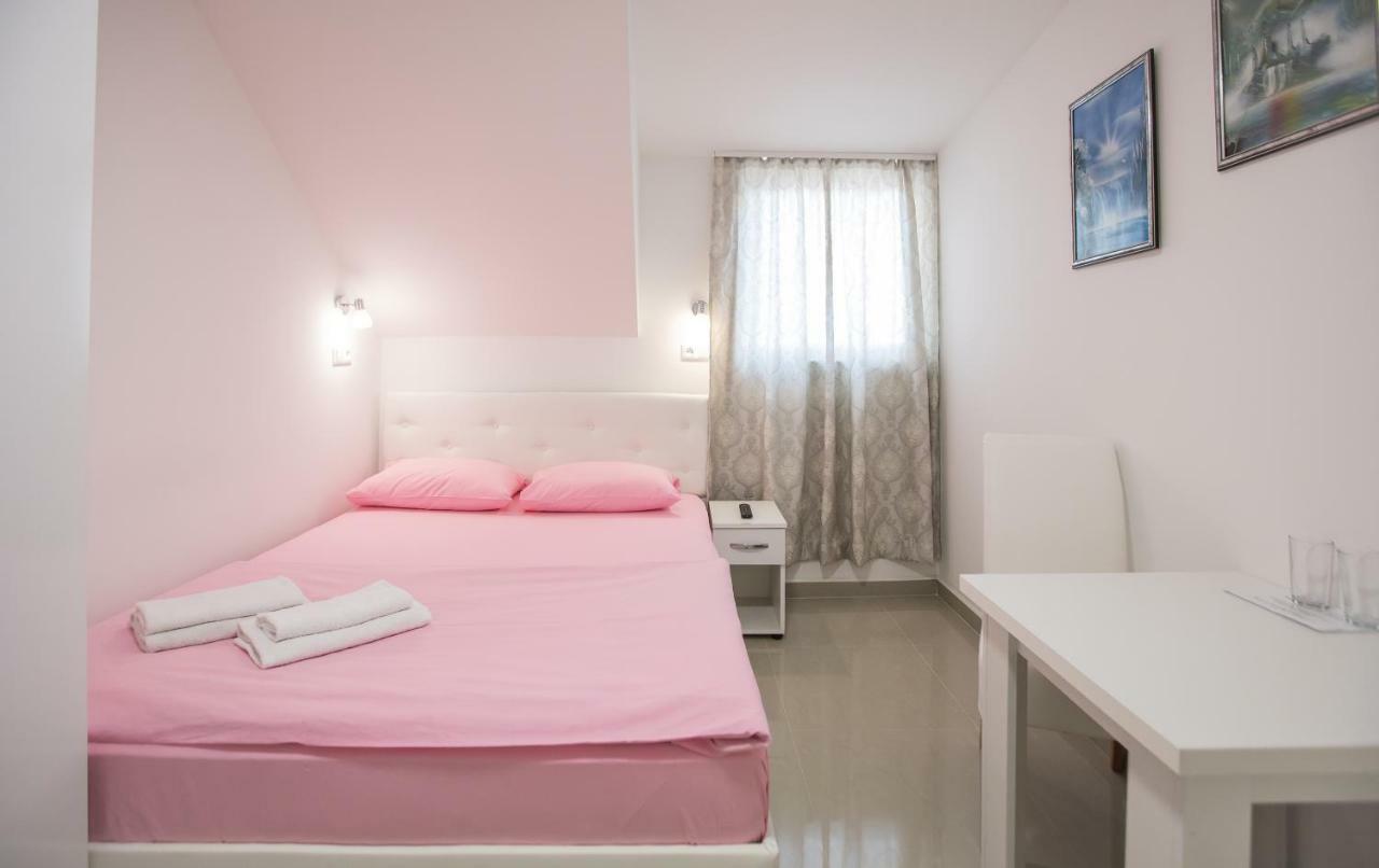 トゥズラ Pansion Kipovi Bed & Breakfast エクステリア 写真