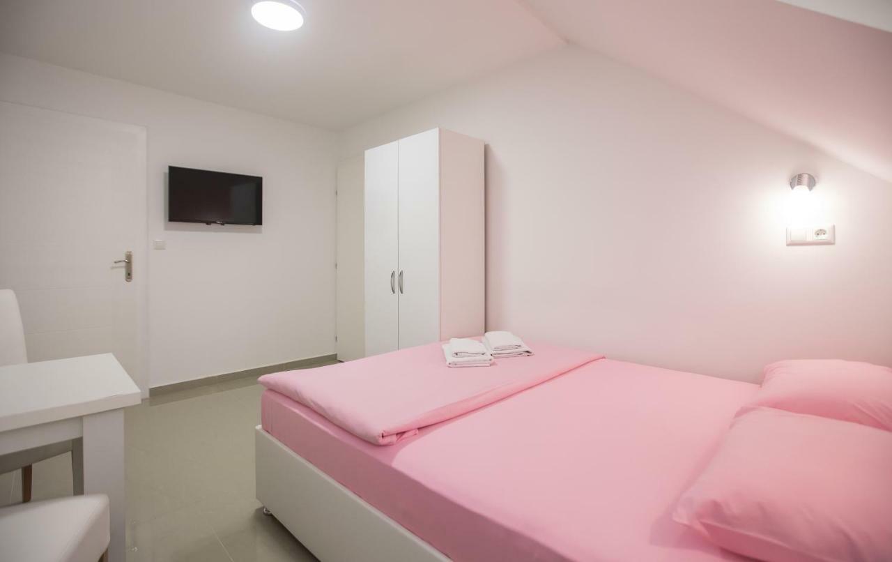 トゥズラ Pansion Kipovi Bed & Breakfast エクステリア 写真