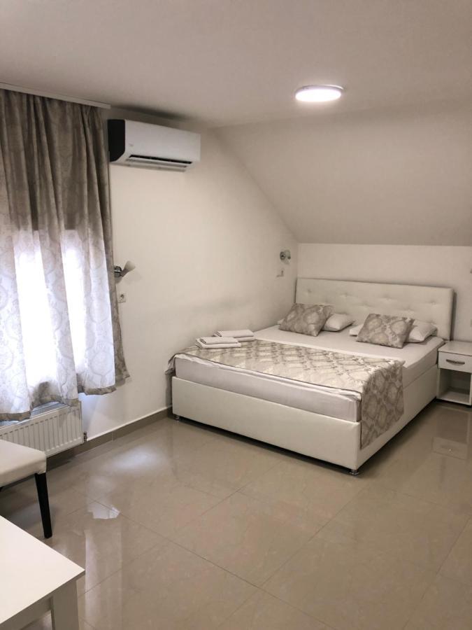 トゥズラ Pansion Kipovi Bed & Breakfast エクステリア 写真